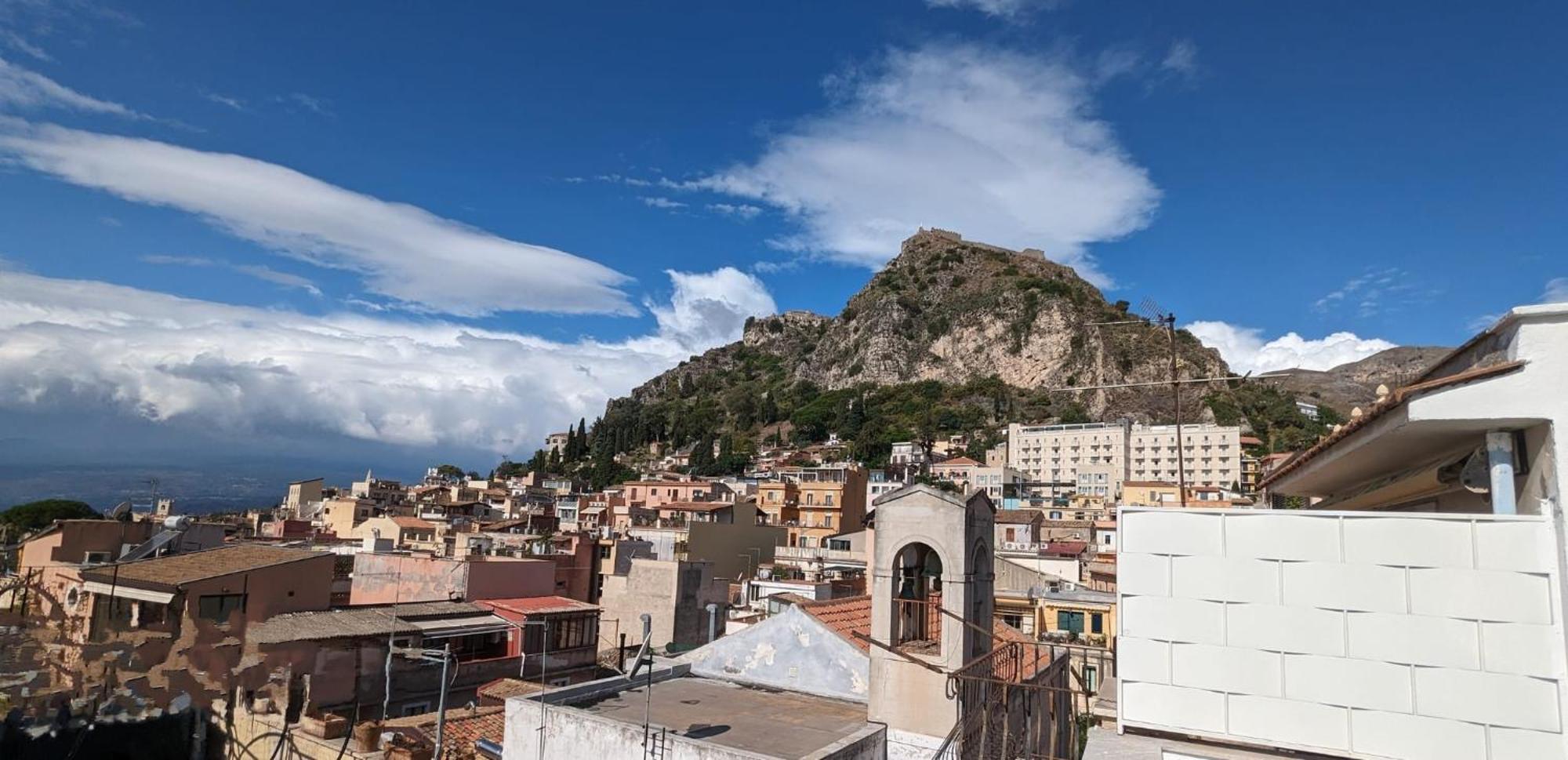 Opuntia Charming Rooms Taormina Bagian luar foto