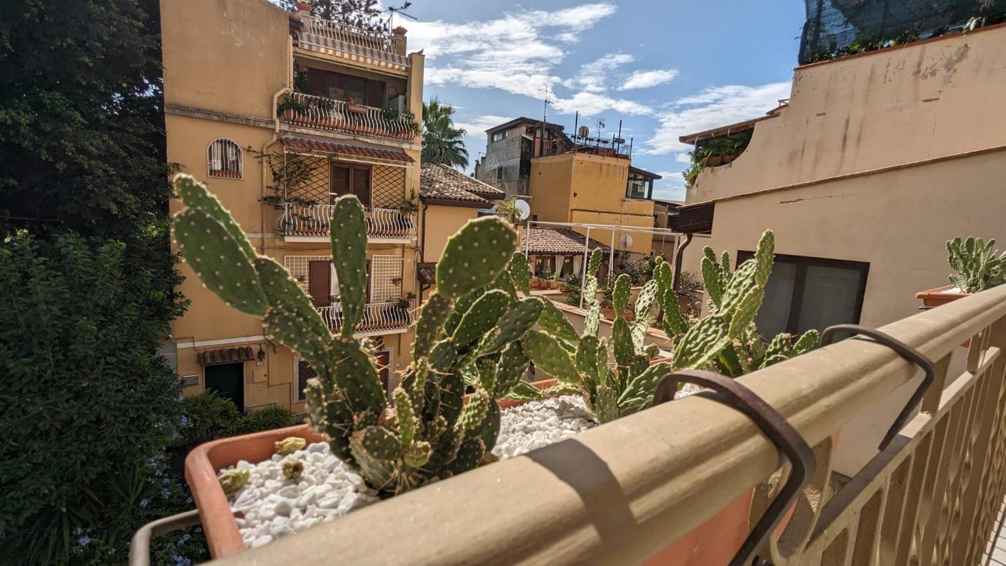 Opuntia Charming Rooms Taormina Bagian luar foto